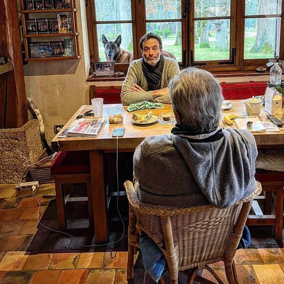 Photo d'Anthony Delon avec son père Alain Delon et son chien Loubo.