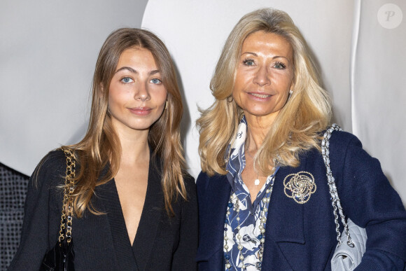 Stella Belmondo et sa mère Natty Belmondo - Photocall du défilé de mode prêt-à-porter automne-hiver 2023/2024 "Chanel" lors de la fashion week de Paris. Le 7 mars 2023 © Olivier Borde / Bestimage