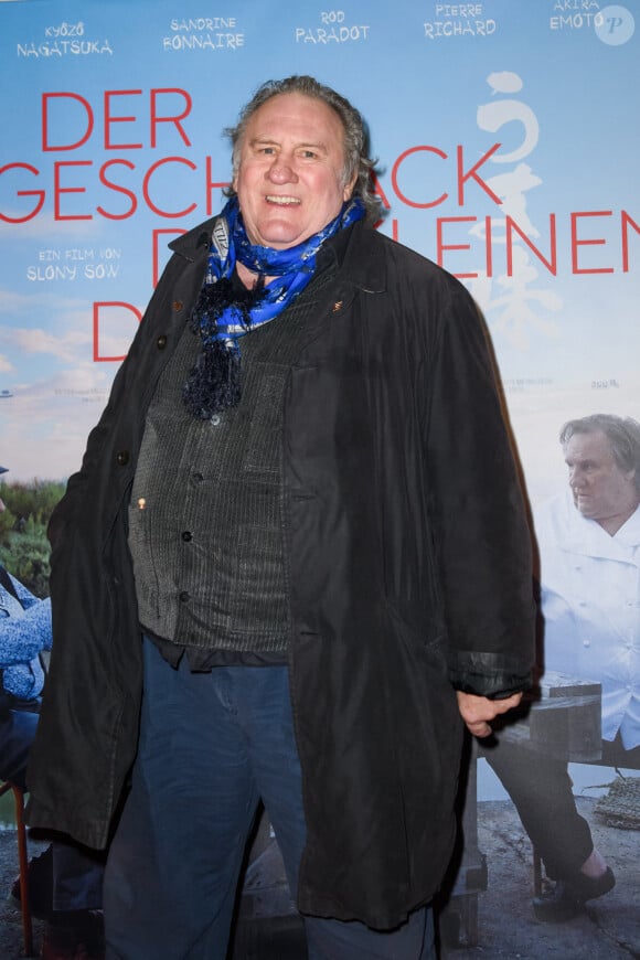 Gérard Depardieu est à la première du film "The Taste of Small Things" à Berlin le 12 janvier 2023.