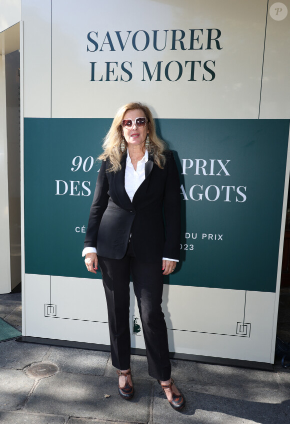 Semi-Exclusif - Valerie Trierweiler lors de la 90ème édition au café Les Deux Magots, le 25 septembre 2023 à Paris. G.Boley est le lauréat de cette année pour son livre "A ma soeur et unique" (Ed. Grasset). © Denis Guigenbourg / Bestimage