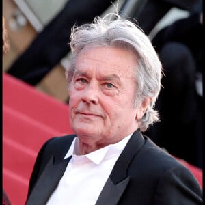 rêvait de finir ses jours avec une femme dans son domaine de Douchy.
Alain Delon à Cannes en 2010