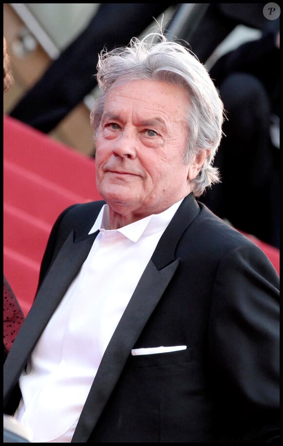 rêvait de finir ses jours avec une femme dans son domaine de Douchy.
Alain Delon à Cannes en 2010