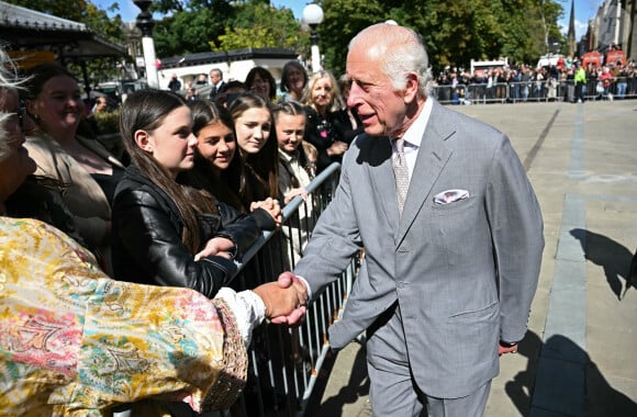 Des observateurs l'ont trouvé amaigri et vieilli.Le roi Charles III rencontre des membres de la communauté de Southport devant l'hôtel de ville de Southport à la suite de l'attaque au couteau du 29 juillet dans la ville, au cours de laquelle trois jeunes filles ont été tuées. Southport, Royaume-Uni, le mardi 20 août 2024. Photo par Paul Ellis/PA Wire/ABACAPRESS.COM