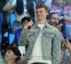 Le jeune nageur est venu chercher sa Taycan à Toulouse, en compagnie de son papa
Léon Marchand (France) regarde la deuxième mi-temps du quart de finale de basket-ball masculin entre les États-Unis et le Brésil lors des Jeux Olympiques d'été de Paris 2024 à l'Accor Arena. Paris, France, 6 août 2024. Photo par Kyle Terada/USA Today Sports/SPUS/ABACAPRESS.COM