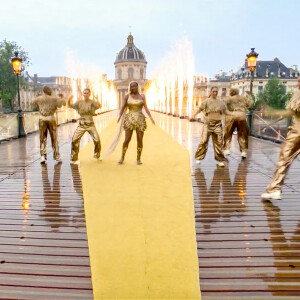 Aya Nakamura chante lors de la cérémonie d'ouverture des Jeux Olympiques (JO) de Paris 2024, à Paris, France, le 26 juillet 2024. 