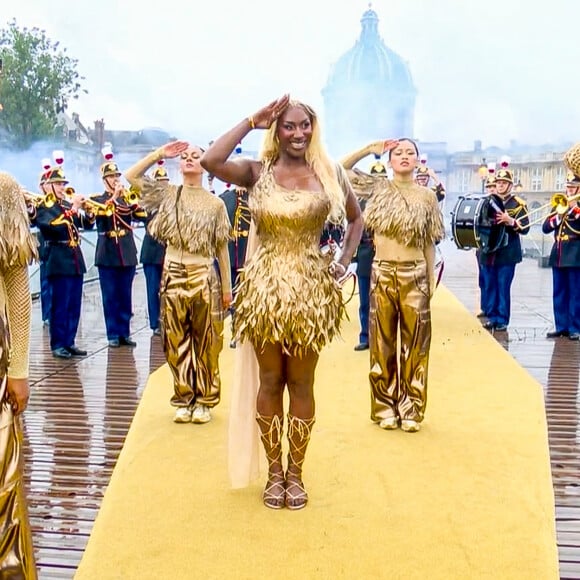 Aya Nakamura chante lors de la cérémonie d'ouverture des Jeux Olympiques (JO) de Paris 2024, à Paris, France, le 26 juillet 2024. 