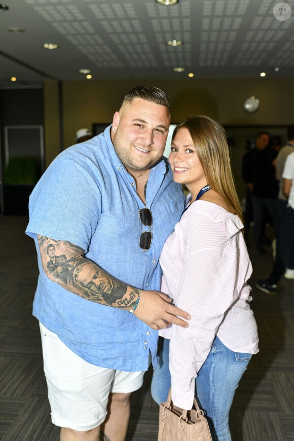 Exclusif - Nicocapone et sa femme Daniela lors du match de football caritatif (Le match des héros Unicef) entre l'OL Légendes et la team Unicef au Groupama Stadium à Lyon en faveur des enfants d'Ukraine et pour célébrer les 20 ans du premier titre de Champion de France de l Olympique Lyonnais le 10 mai 2022. © Pierre Perusseau / Bestimage