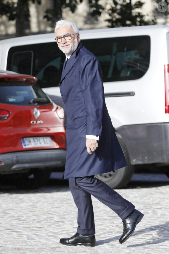 Pascal Praud - Arrivées aux obsèques de Etienne Mougeotte en l'église Saint-François-Xavier à Paris. Le 13 octobre 2021 © Jacovides-Clovis / Bestimage