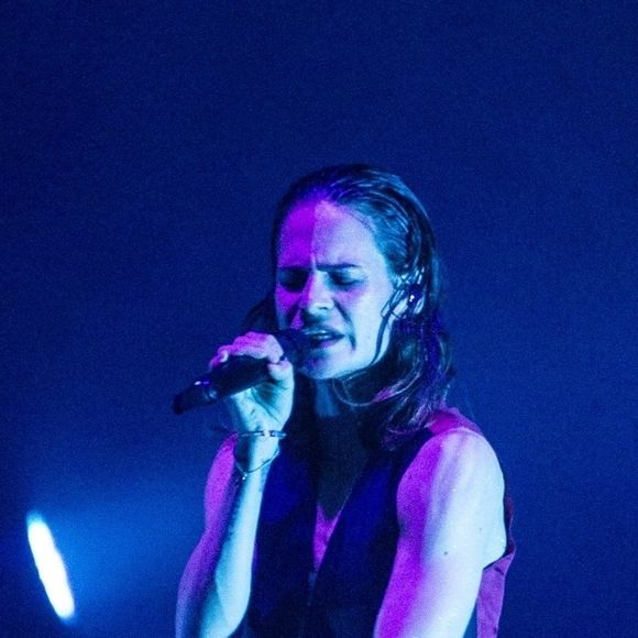 Christine and the queens s'est produit lors de la première soirée de sa tournée au Royaume-Uni.