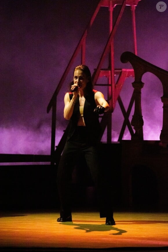 Christine and the queens s'est produit lors de la première soirée de sa tournée au Royaume-Uni.