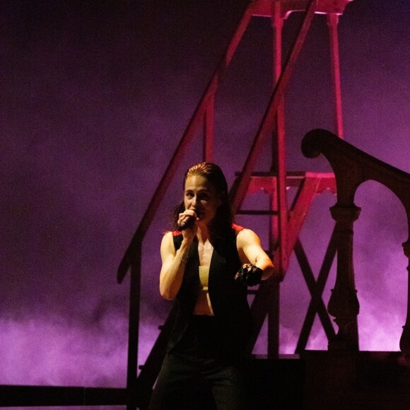 Christine and the queens s'est produit lors de la première soirée de sa tournée au Royaume-Uni.