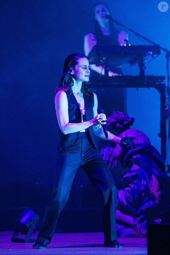 Christine and the queens s'est produit lors de la première soirée de sa tournée au Royaume-Uni.