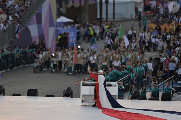 "Entre la musique franchement pas terrible et les commentateurs qui ne cessent de parler, souvent en décalé du pays qu'on voit à l'écran, c'est vraiment énervant !"
Cérémonie d'ouverture des Jeux Paralympiques à Paris. Photo par Firas Abdullah/ABACAPRESS.COM