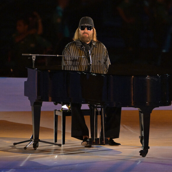 Sebastien Tellier lors de la cérémonie d'ouverture des Jeux Paralympiques à Paris. Photo par Firas Abdullah/ABACAPRESS.COM