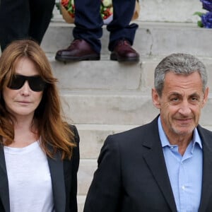 Nicolas Sarkozy et sa femme Carla Bruni - Sortie des obsèques de l'auteure-compositrice-interprète et actrice française Françoise Hardy au crématorium du cimetière du Père-Lachaise à Paris, France, le 20 juin 2024. © Jacovides-Moreau/Bestimage