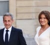 "Carla l'a dit de faire attention à ce que j'allais dire, à cause des journalistes", a indiqué Nicolas Sarkozy
 
Nicolas Sarkozy et sa femme Carla Bruni-Sarkozy (robe Ralph Lauren) - Dîner d'état en l'honneur du président des Etats-Unis et sa femme au palais de l'Elysée à Paris, à l'occasion de leur visite officielle en France. Le 8 juin 2024 © Jacovides-Moreau / Bestimage