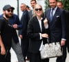 La chanteuse était à Paris avec son fils René-Charles et la compagne de celui-ci
Céline Dion, accompagnée de son fils René-Charles Angélil, arrive à l'hôtel Royal Monceau à Paris avant l'ouverture des JO (Jeux Olympiques) Paris 2024 le 23 juillet 2024.