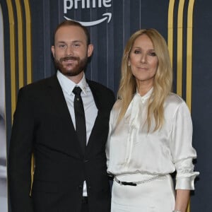 Céline Dion a fait son grand retour en chantant depuis la tour Eiffel
Celine Dion et son fils René-Charles Angélil à la projection du documentaire "I am : Celine Dion" à New York