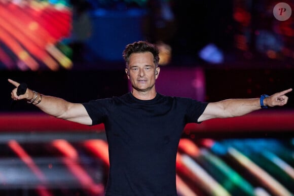 "Je veille, depuis de nombreuses années, à mon hygiène de vie et à ma condition physique."
David Hallyday à l'enregistrement de l'émission "La fête de la Musique" à Reims, diffusée en direct le 21 juin sur France 2