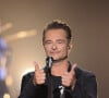 "Je modifie mon régime alimentaire et évite, par exemple, le café qui peut créer de l'acidité et entraîner des reflux gastriques, lesquels abîmeraient mes cordes vocales."
David Hallyday à l'enregistrement de l'émission TV "La Chanson Secrète 2", le 25 juin 2019