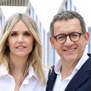 Laurence Arné et son compagnon Dany Boon au photocall du film "La Famille Hennedricks" lors du 38ème festival du film de Cabourg, France, le 15 juin 2024. Les Journées romantiques du 38ème Festival du film de Cabourg (Calvados) auront lieu du 12 au 16 juin. © Coadic Guirec/Bestimage 