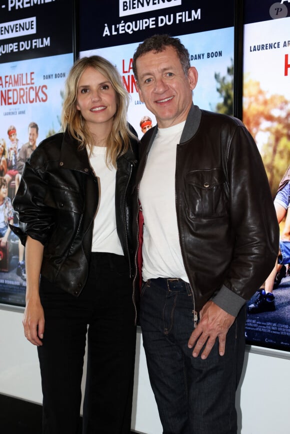 La réalisatrice-actrice laurence Arné et Dany Boon - Avant-première du film "La Famille Hennedricks" au cinéma CGR Villenave-d'Ornon (Gironde).