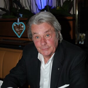 Il en a eu plus de cinquante et elles reposent dans son domaine à Douchy
Archive - Alain Delon - Soiree bavaroise organisee en l'honneur d'Axel Ganz, le 15 mars 2012.