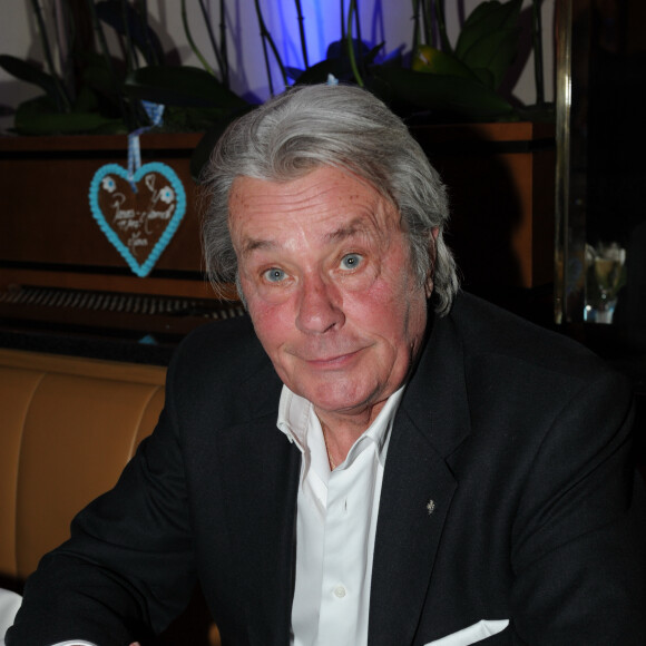 Il en a eu plus de cinquante et elles reposent dans son domaine à Douchy
Archive - Alain Delon - Soiree bavaroise organisee en l'honneur d'Axel Ganz, le 15 mars 2012.