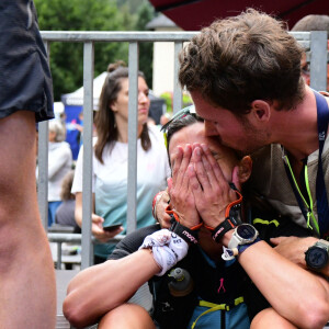 Après son année de règne, elle a poursuivi ses études
Exclusif - Marine Lorphelin (Miss France 2013) participe et finit la course MCC, 40 kms et 2300m de dénivelé positif, en marge de l'Ultra Trail du Mont Blanc (UTMB) à Chamonix le 26 août 2024. Son compagnon Stanislas Gruau l'a soutenu sur tout le parcours © Romain Doucelin / Bestimage 