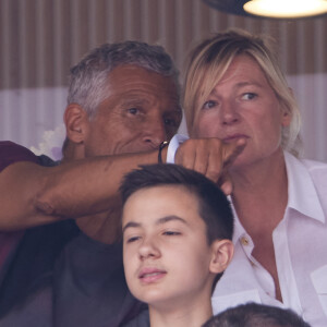 Naguy et Anne-Élisabeth Lemoine - Célébrités en tribunes des Internationaux de France de tennis de Roland Garros 2023 à Paris. © Jacovides-Moreau/Bestimage 