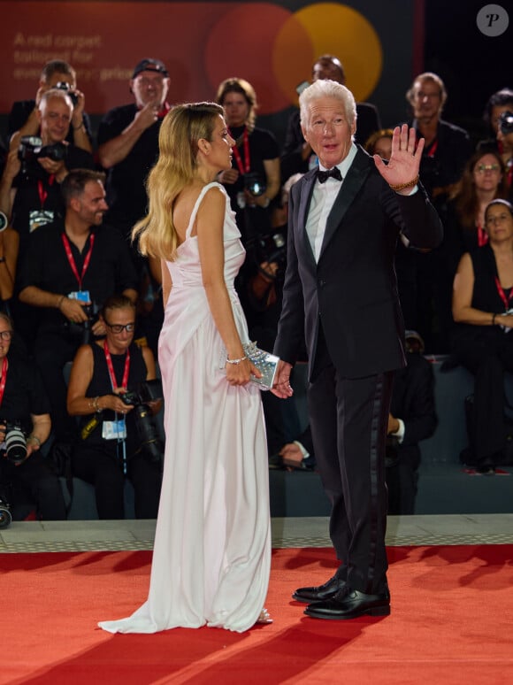 Richard Gere et sa femme Alejandra Silva à la Mostra de Venise le 1er septembre 2024.