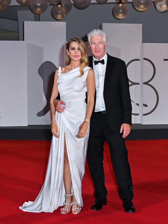 Richard Gere, sa femme Alejandra Silva à la Mostra de Venise le 1er septembre 2024. (Credit Image: © Manuele Mangiarotti/IPA via ZUMA Press)