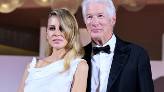 Richard Gere n'a d'yeux que pour Alejandra, 34 ans de moins que lui : son fils témoin de leur amour à la Mostra de Venise