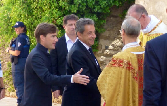 Olivier Chartier, Nicolas Sarkozy - Mariage de la navigatrice et femme politique et vice-présidente de la région Sud-Provence-Alpes-Côte-d'Azur, Maud Fontenoy avec le conseiller régional poitevin Olivier Chartier à l'église de Gassin dans le Var le 26 mai 2018. © Christiane Georges/Nice Matin/Bestimage