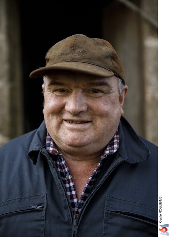 Il met en avant Pascal, un attachant agriculteur de 58 ans.
Photo officielle de Pascal de "L'amour est dans le pré 2024"