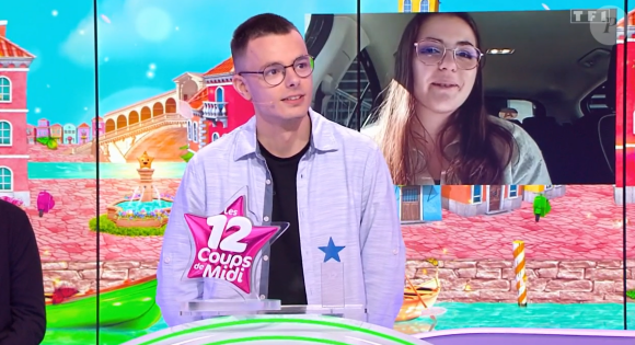 Et les réactions ne sont pas les mêmes lorsqu'il est abordé seul qu'avec sa compagne Jessica.
Emilien a dépassé le million dans les "12 Coups de midi" sur TF1