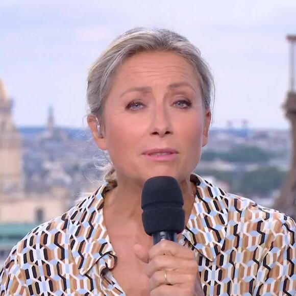 Le 20 heures de France 2 fait sa révolution
Anne-Sophie Lapix depuis le plateau du 20 heures de France 2 durant les Jeux olympiques de Paris