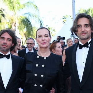 Carole Bouquet avec ses fils Louis Giacobetti et Dimitri Rassam - Montée des marches du film " Megalopolis " lors du 77ème Festival International du Film de Cannes, le 16 mai 2024. © Rachid Bellak/Bestimage 