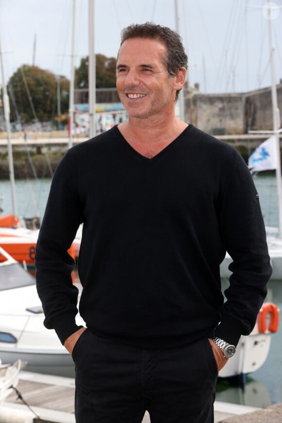 Jérémy Banster. au photocall du téléfilm "Meutres sur les Iles" lors de la 23ème édition du Festival de la Fiction tv de la Rochelle 2021 à La Rochelle, France, le 15 septembre 2021. © Jean-Marc Lhomer / Bestimage 