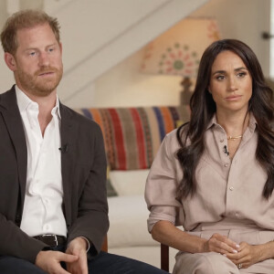 Depuis le Megxit, l'ancien militaire et son épouse Meghan Markle vivent en Californie avec leurs deux enfants Archie et Lilibet.
Le prince Harry, duc de Sussex et Meghan Markle, duchesse de Sussex, lors d'une interview pour l'émission CBS News Sunday Morning, diffusée le 4 août 2024. Lors de ce programme, le couple princier a évoqué leurs enfants, Archie Harrison, 5 ans et Lilibet Diana, 3 ans et leur volonté de les protéger des dangers du web.
(JLPPA / Bestimage)