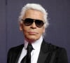 Disparu il y a 5 ans, Karl Lagerfeld a laissé une fortune estimée à 200 millions d'euros...
Le créateur de mode Karl Lagerfeld pose à Offenburg lors d'une cérémonie de remise des prix  devant un mur de photos. Photo : Clemens Bilan / ddp images/ABACAPRESS.COM Clemens Bilan / ddp images/ABACAPRESS.COM