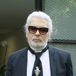 Alors que Karl Lagerfled aurait fêté ses 91 ans ce 10 septembre, la succession va donc se faire.
Le créateur de mode Karl Lagerfeld quitte Fendi pendant la semaine de la mode de Milan, à Milan, en Italie. Photo par Christopher Peterson/Splash News/ABACAPRESS.COM