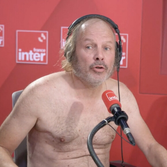 Philippe Katerine s'est mis tout nu pour sa première chronique sur France Inter le 29 août 2024. © France Inter via Bestimage