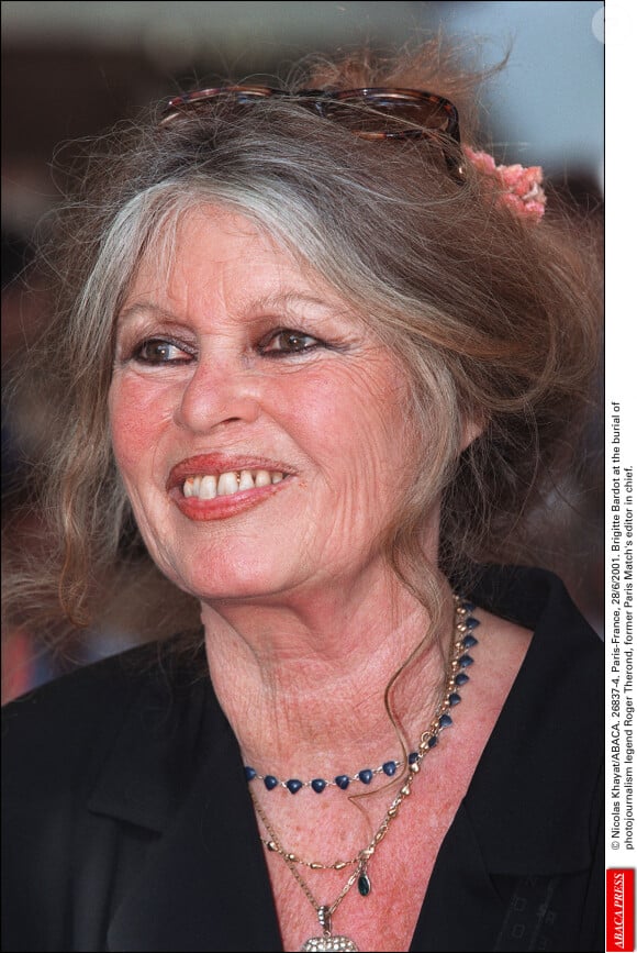 © Khayat-Travers/ABACA. 26837-4. Paris-France, 28/6/2001. Brigitte Bardot à l'enterrement de Roger Therond, légende du photojournalisme et ancien rédacteur en chef de Paris Match.