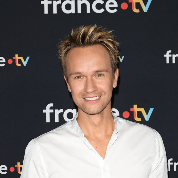 Cyril Féraud au photocall pour la conférence de presse de rentrée de France TV à la Grande Halle de la Villette à Paris, France, le 11 juillet. © Coadic Guirec/Bestimage