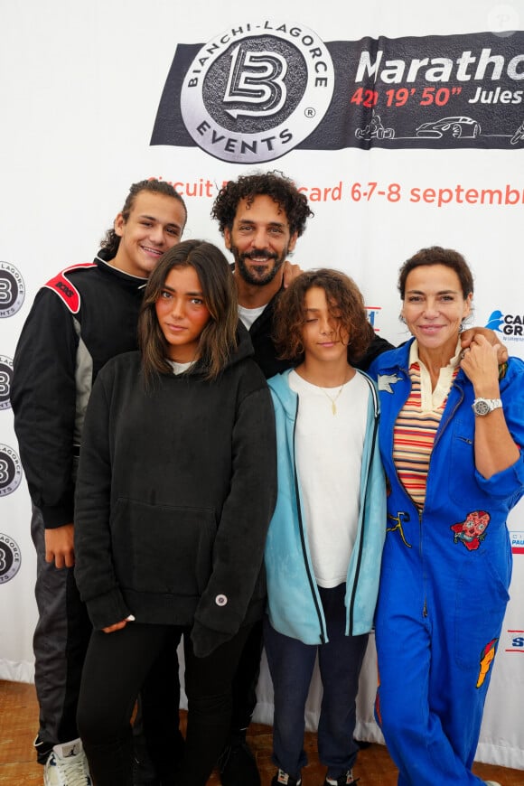 Tomer Sisley a participé au marathon Karting Jules Bianchi organisé sur le circuit du Castellet dans le Var, en hommage au pilote tradiquement disparu il y a près de dix ans.
Dino Zeitoun-Sisley, Liv Sisley, Tomer Sisley, Levin Sisley, Sandra Sisley - Jour 3 lors du marathon Karting Jules Bianchi au circuit Paul Ricard au Castellet le 8 septembre 2024. La course : Unique au monde une course de 42 heures 19 minutes et 50 secondes en karting, en auto et en moto. © Anne-Sophie Guebey via Bestimage 