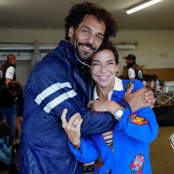 Devant les photographes, Tomer et Sandra Sisley se sont affichés très rayonnants avec leur progéniture.
Exclusif - Tomer Sisley, Sandra Sisley - Jour 3 - lors du marathon Karting Jules Bianchi au circuit Paul Ricard au Castellet le 8 septembre 2024. © Anne-Sophie Guebey via Bestimage 