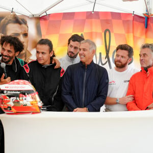 Un week-end qu'il n'est pas près d'oublier !
Exclusif - Tomer Sisley et Dino Zeitoun-Sisley, Paul Belmondo, Victor Belmondo, Gérard Holtz, Antoine Holtz - Jour 3 lors du marathon Karting Jules Bianchi au circuit Paul Ricard au Castellet. © Anne-Sophie Guebey via Bestimage 