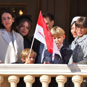 La princesse Stéphanie de Monaco et ses enfants, Pauline Ducruet, Camille Gottlieb, Louis Ducruet et sa femme Marie Chevallier, Maximilian et Sacha Casiraghi - La famille princière de Monaco au balcon du palais, à l'occasion de la Fête Nationale de Monaco. Le 19 novembre 2023 © Dominique Jacovides-Bruno Bebert / Bestimage 