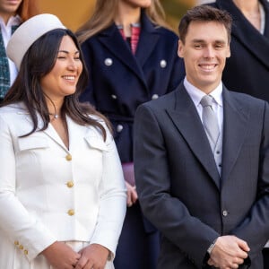 A en croire les somptueuses images relayées à tout-va sur la Toile, Louis et Marie Ducruet ont passé un incroyable moment en famille. 
Louis Ducruet et sa femme Marie - La famille princière monégasque dans la cour d'honneur du palais lors de la la fête nationale à Monaco, le 19 novembre 2023. La famille princière monégasque assiste à la prise d'armes, puis à la cérémonie de remise des médailles et à un défilé militaire sur la place du palais princier. © Olivier Huitel / Pool Monaco / Bestimage 